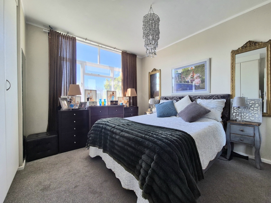 1 Bedroom Property for Sale in Wynberg Upper Western Cape